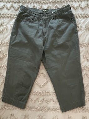 Eddie Bauer Olive Green Straight-Leg Capris
